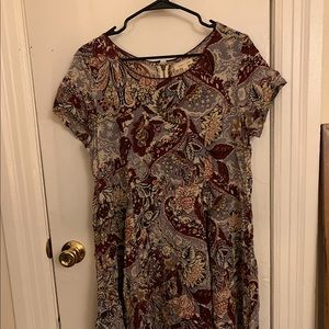 UO Silence & Noise Maroon Paisley T-shirt dress